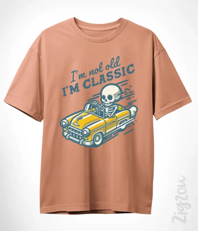 T-shirt oversize z nadrukiem - I'm not old, I'm classic