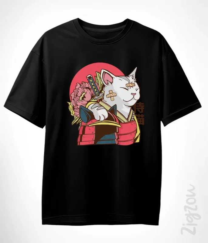 T-shirt oversize z nadrukiem - Japoński kot samuraj